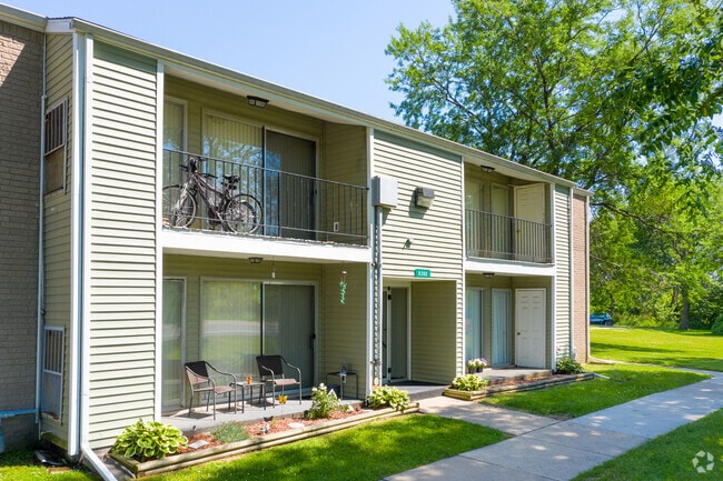 Building Photo - Newport Park Apartments