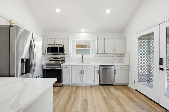 Building Photo - 8114 Forest Bow
