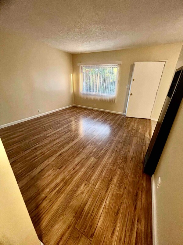 Foto del edificio - 1070 Gardenia Ave
