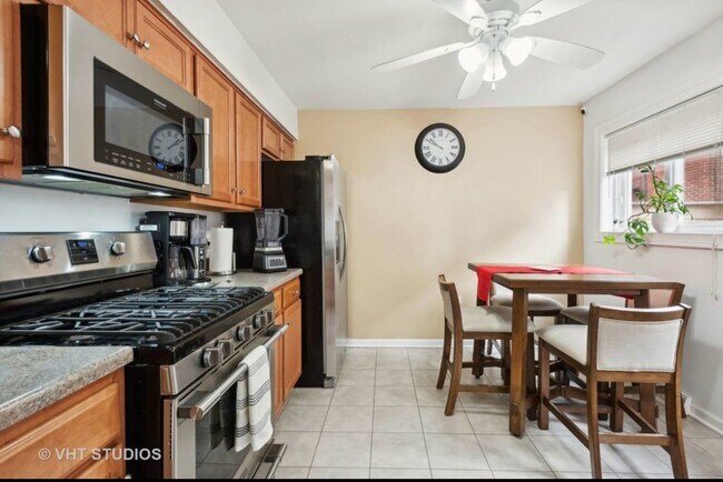 Foto del edificio - 161 Village Ct