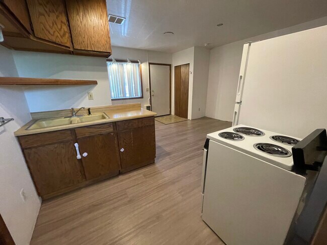 Foto del edificio - 1300 NE Williams St