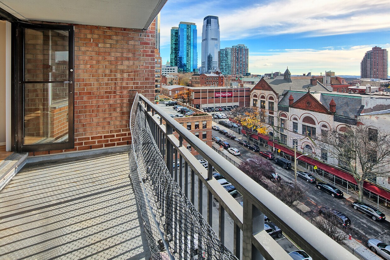 135 Montgomery St Unit 9E, Jersey City, NJ 07302 Condo for Rent in Jersey City, NJ