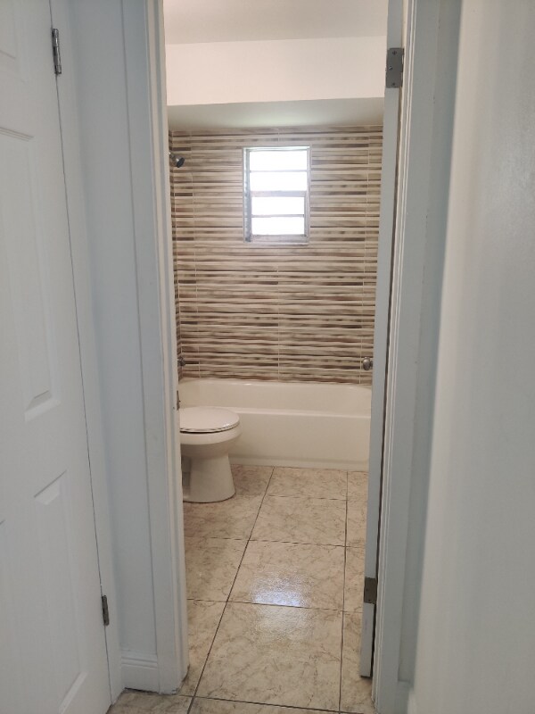 Foto del edificio - 422 N Rosland Dr