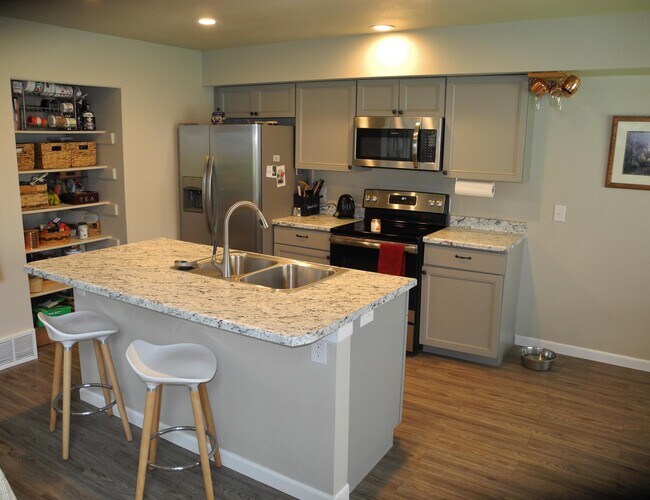 Building Photo - 4075 Autumn Heights Dr