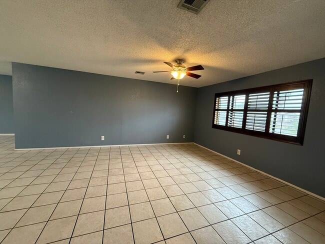 Building Photo - 1356 S 41st Ave