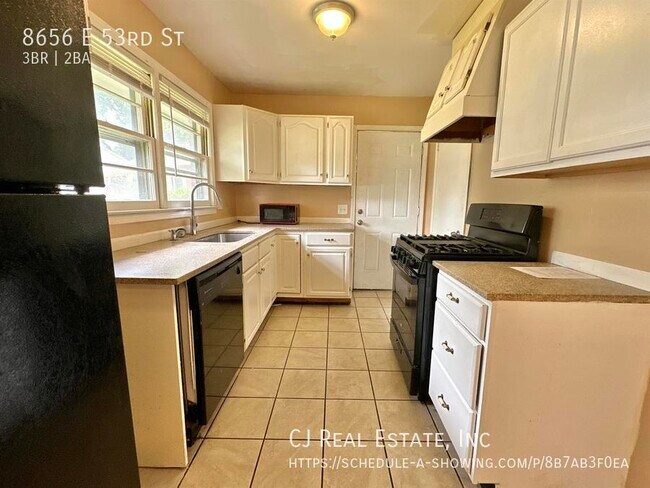 Building Photo - 8656 E 53rd St