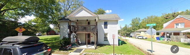 Building Photo - 206 Giles Rd