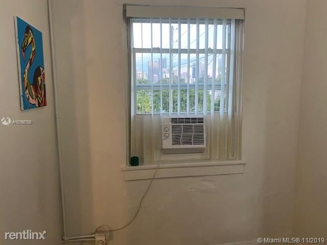 Foto del edificio - 1017 SW 9th St