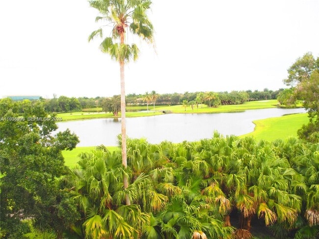 Foto del edificio - 16171 Blatt Blvd