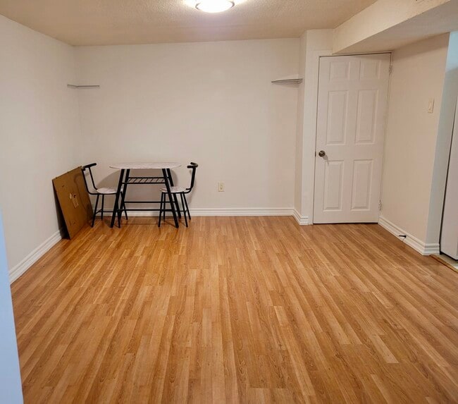 Photo du bâtiment - PRIVATE APARTMENT IN LOWER LEVEL OF HOUSE