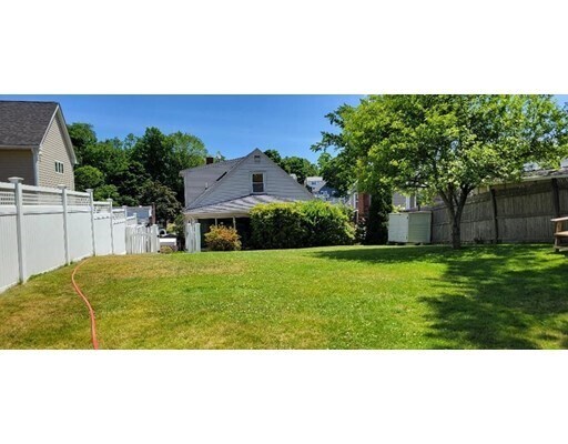 Building Photo - 69 Salman St