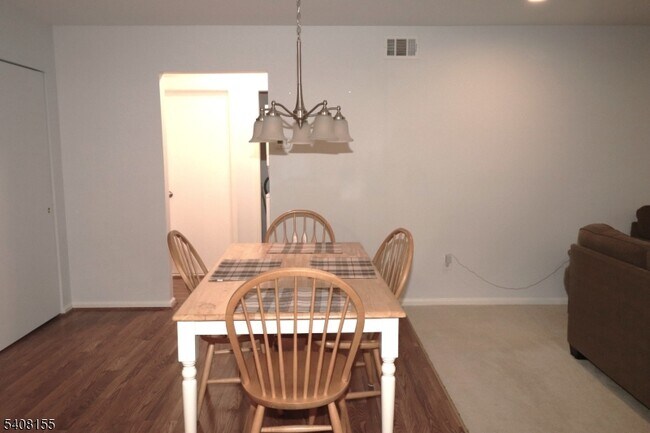 Building Photo - 11 Brookside Ln