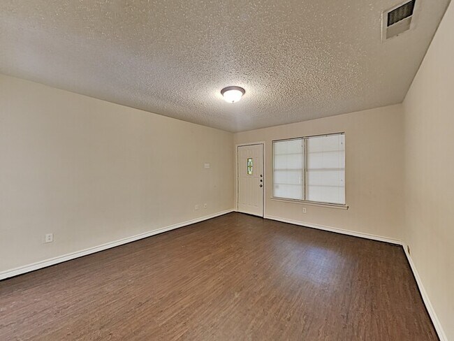 Foto del edificio - No Application Fee* Plus $250 Off First 2 ...