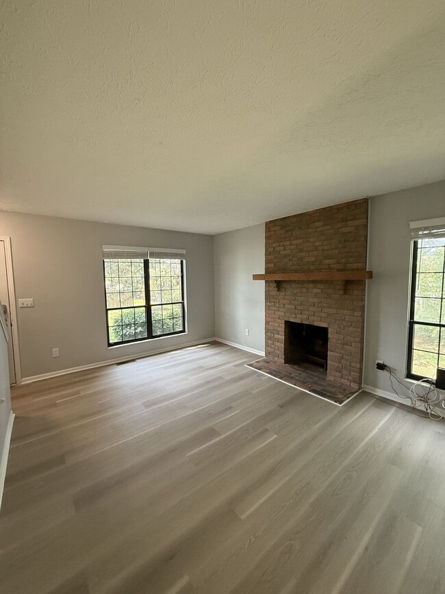 Building Photo - 146 Blakeford Dr