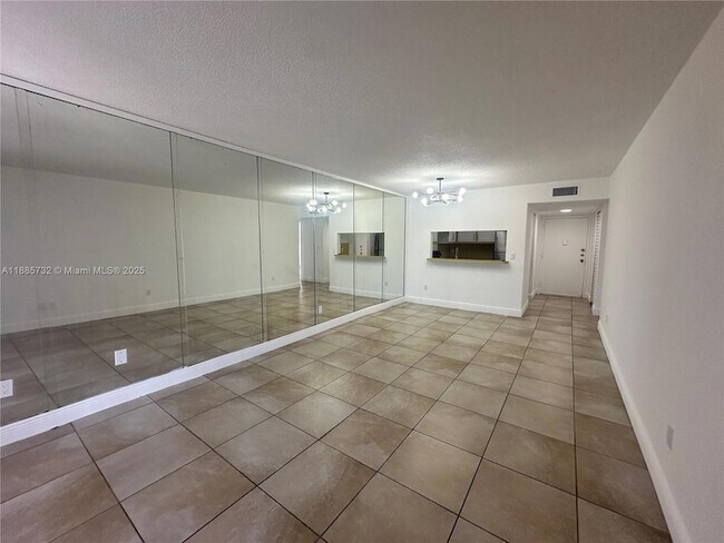 Foto del edificio - 13685 NE 10th Ave