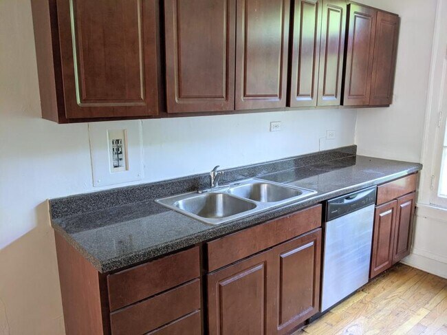 Building Photo - 1 bedroom in Evanston IL 60202
