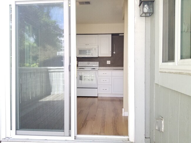 Building Photo - Tanglewood Condo #A