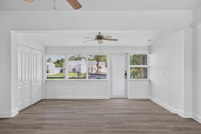 Foto del edificio - 423 SW 11th Ct