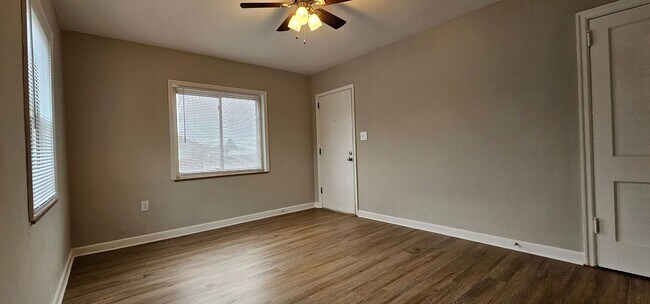 Building Photo - Newly Renovated 1-Bedroom Apartment | Top ...