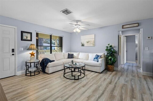 Foto del edificio - 5408 Birch Dr