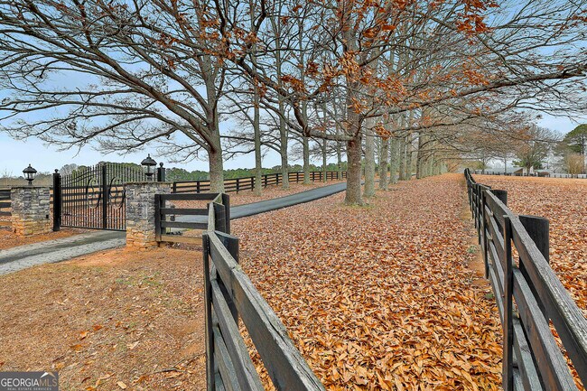 Foto del edificio - 5116 Lower Fayetteville Rd