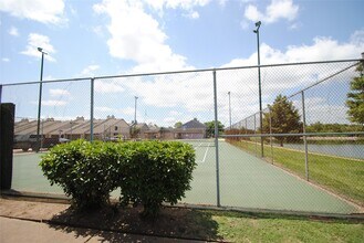 Building Photo - 1625 Townhome Ln