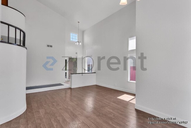 Building Photo - 115 Montego Dr