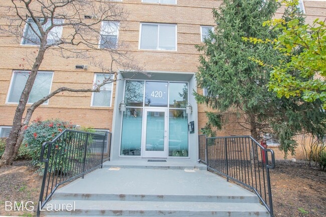 Foto del edificio - 1 br, 1 bath House - 420 16th St SE (#109)