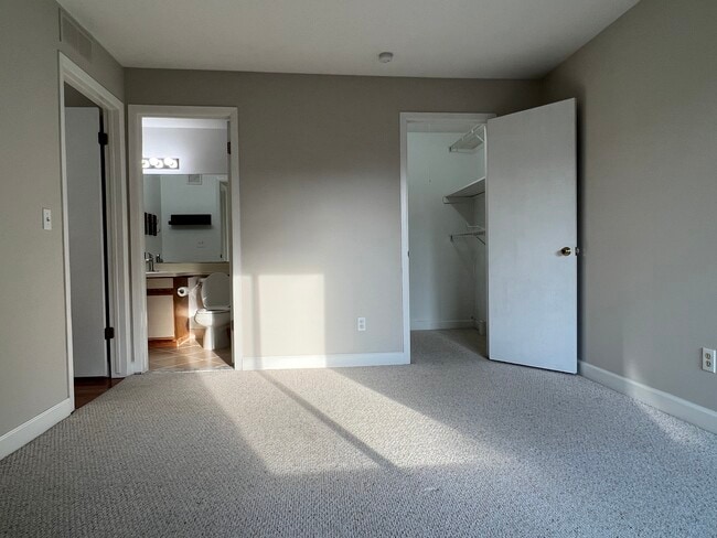 Building Photo - 225 Briarcrest