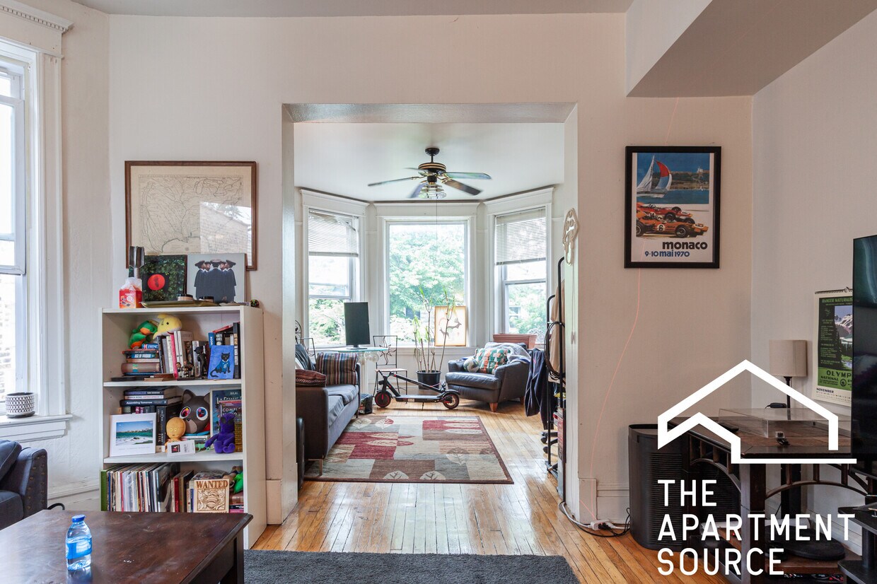 Foto principal - 1245 W Newport Ave