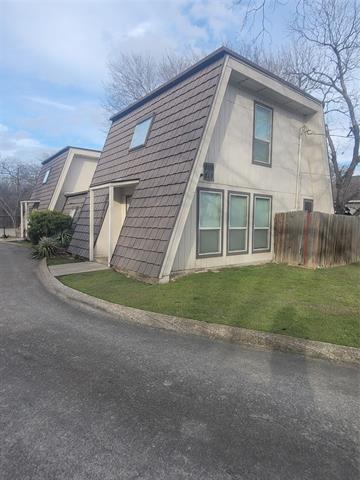 Primary Photo - 809 E Pioneer Dr