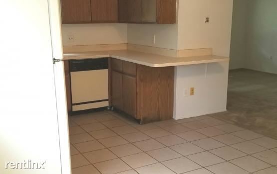 Building Photo - 2 br, 1.5 bath Duplex - 2167 Rochester Rd