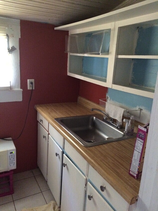 1015 1/2 East Yonge Street, Pensacola, FL 32503 House Rental in