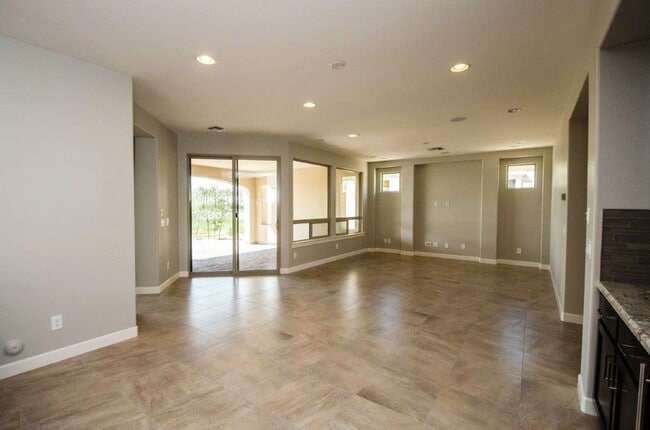 Foto del edificio - **COMING SOON** AVAILABLE 12/20/25 - Beaut...