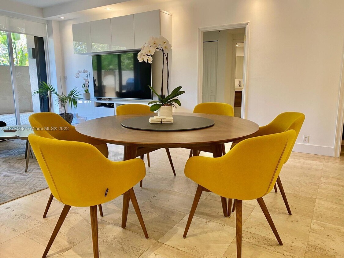 Foto principal - 251 Crandon Blvd