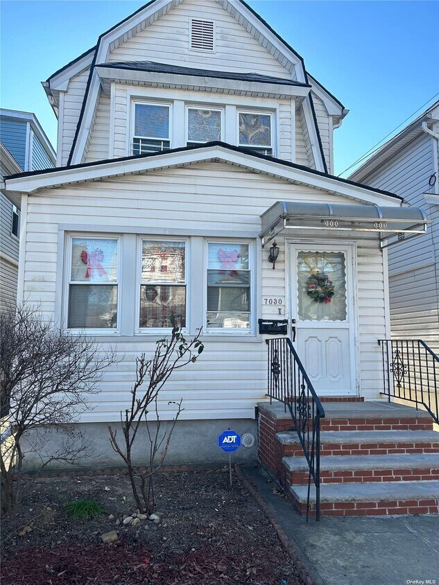 Primary Photo - 70-30 Nansen St