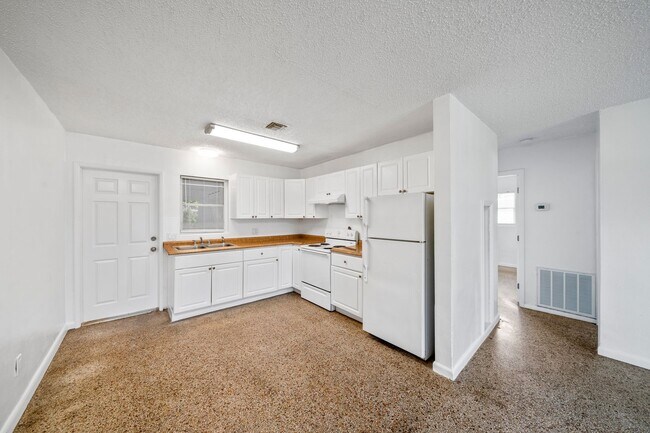 Building Photo - SUNNYSIDE PARK