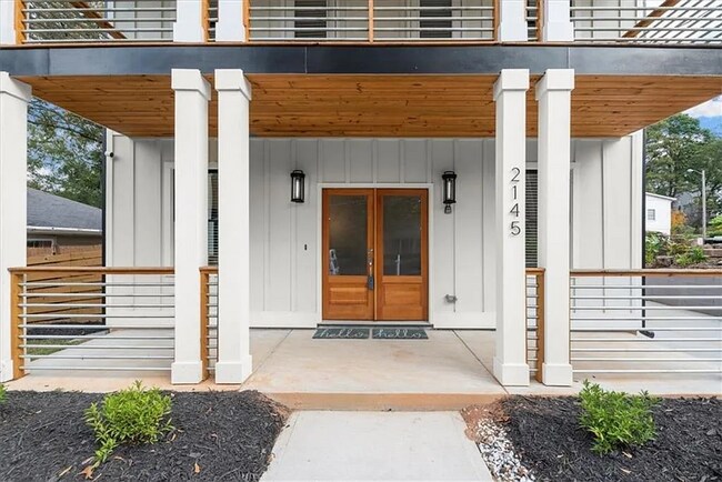 Foto del edificio - Spacious 4BR/4BA Home in Prime College Park Location