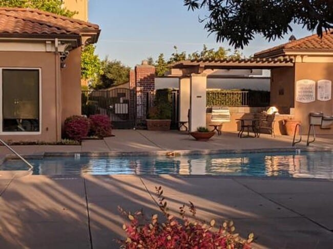 Photo - ADORABLE WESTLAKE VILLAS 2 BEDROOM (PLEASE... House