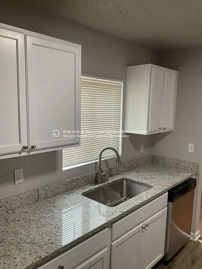 Foto del edificio - 4667 N Trenton Ave