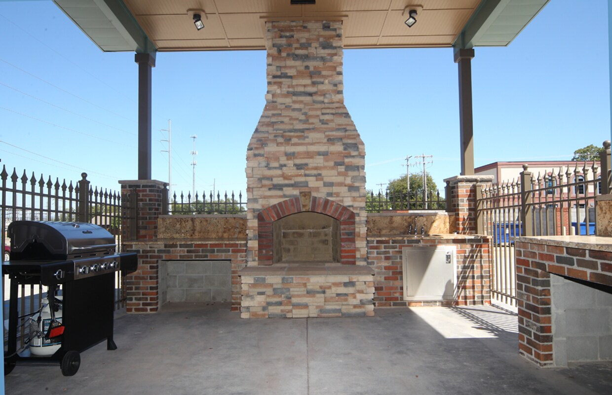 Building Photo - 409 Garrison