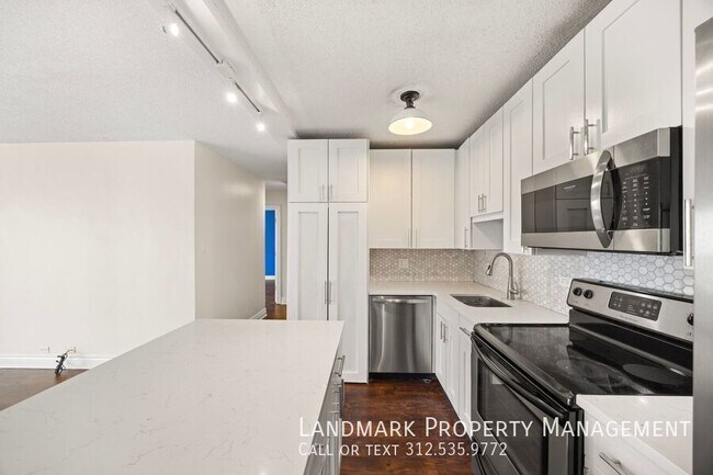 Foto del edificio - 2930 N Sheridan Rd