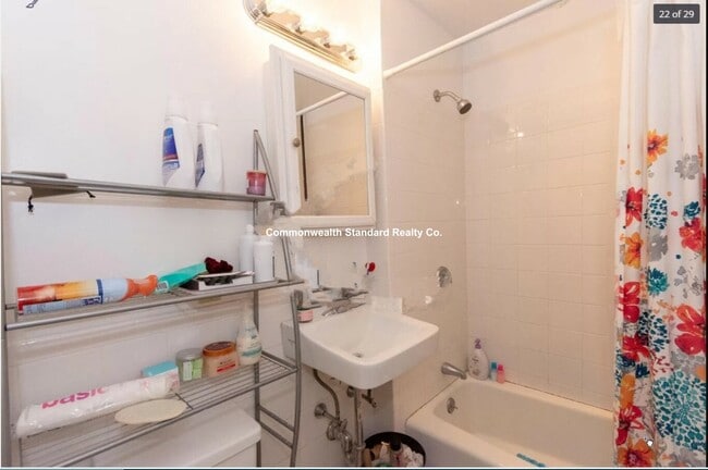 Foto del edificio - 27 Glenville Ave