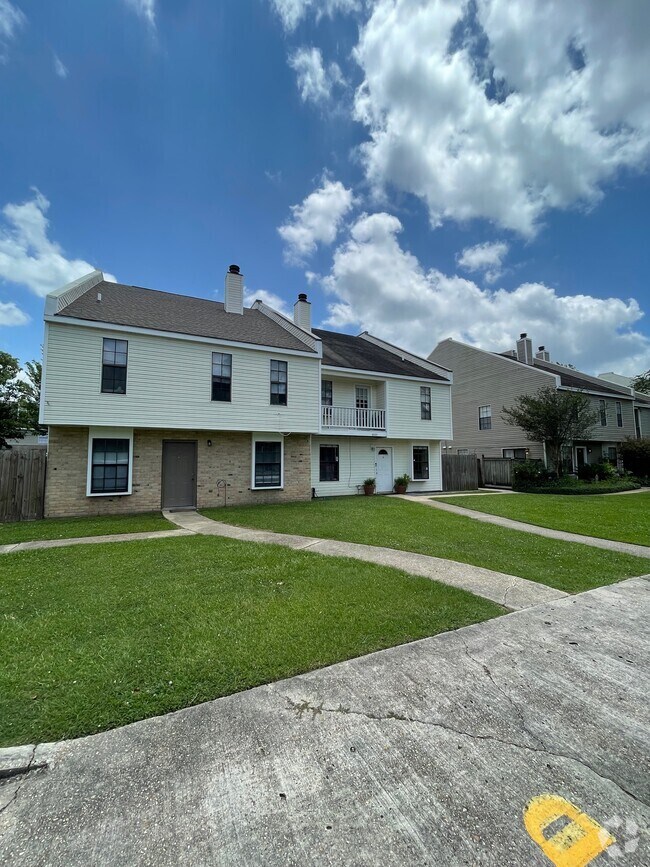 Townhomes for Rent in Baton Rouge LA from $750 Apartments com