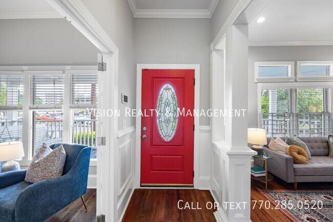 Building Photo - Stunning 5 BR Summerhill Home!