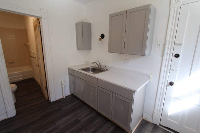 Foto del edificio - 213 S Lowell Ave