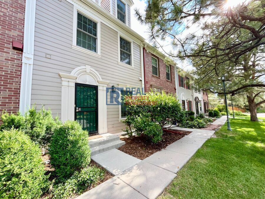 Primary Photo - 5708 E 10th Ave