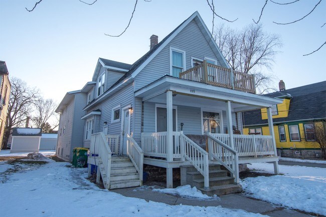 Building Photo - 635 Cardinal Ln