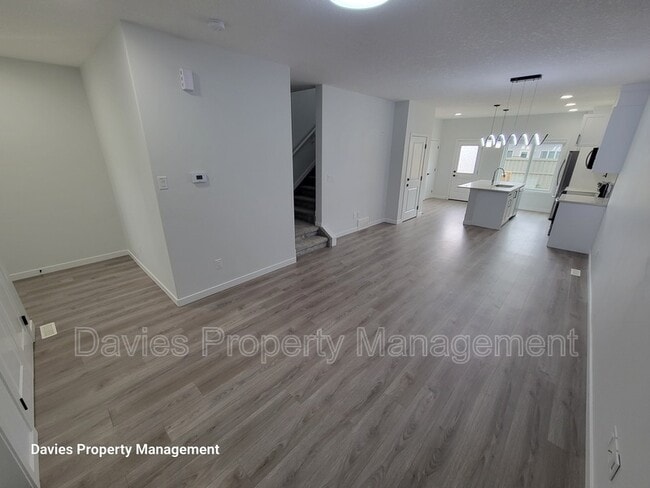 Building Photo - 7122 Chivers Cl SW