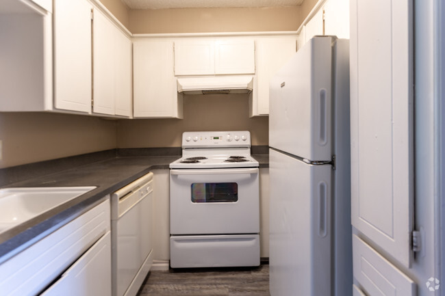 2 BR 1 BA 850 Sq Ft - Woodbrier Apartments